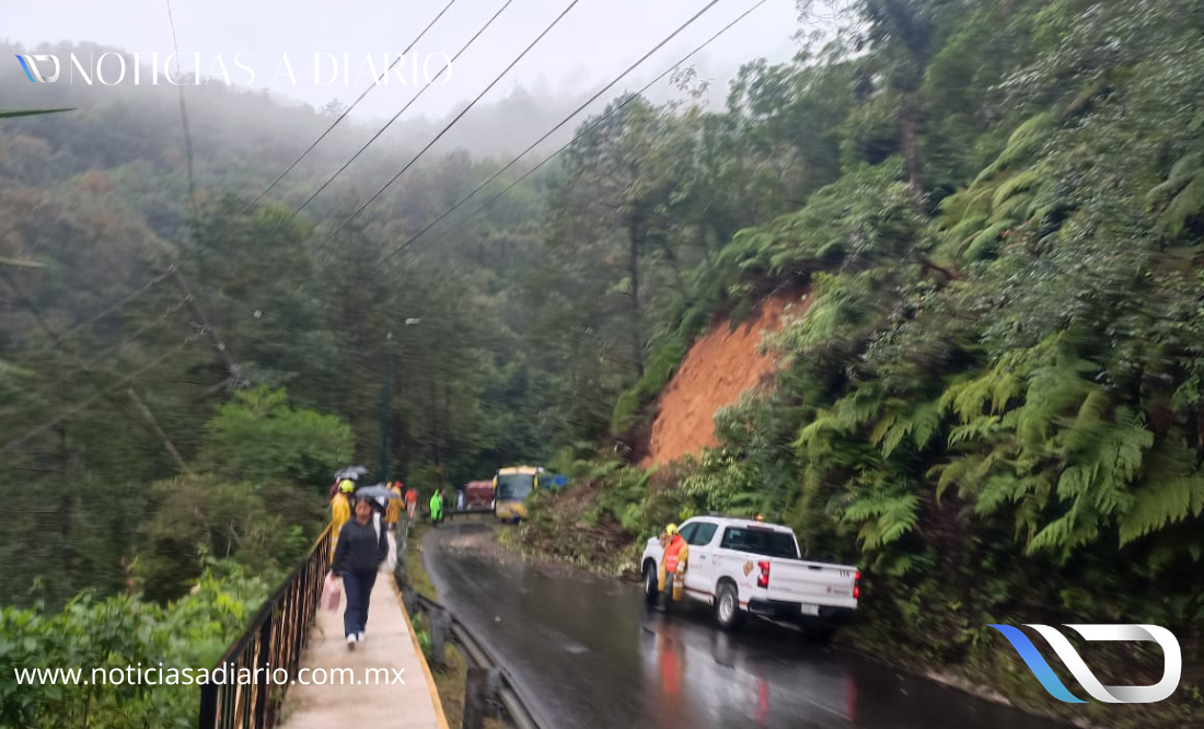  Atiende SICT derrumbe en la ruta 150 tramo Orizaba – Zongolica