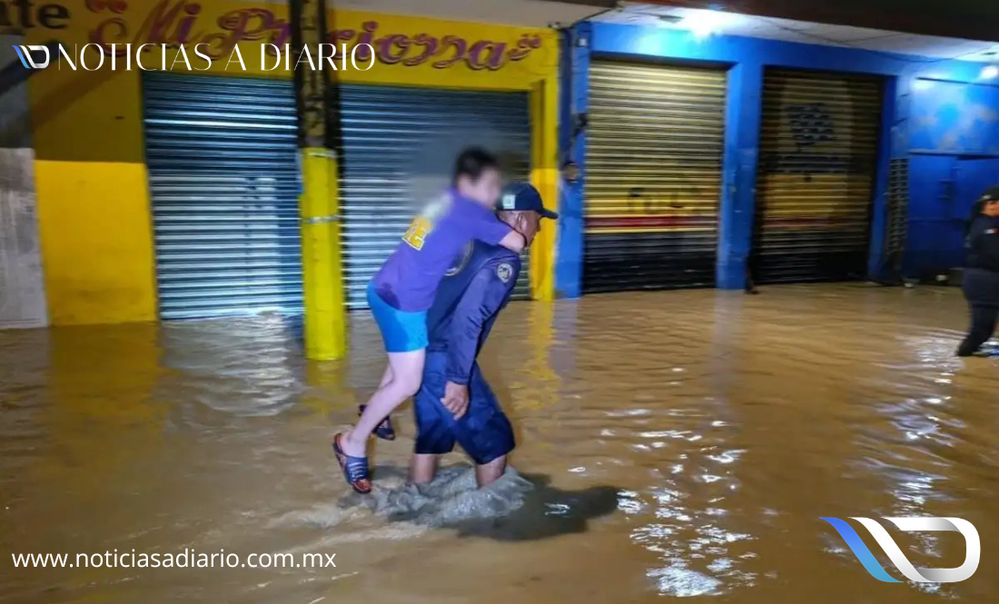 Muere policía que intentaba rescatar a familia de inundaciones en Papantla, Veracruz