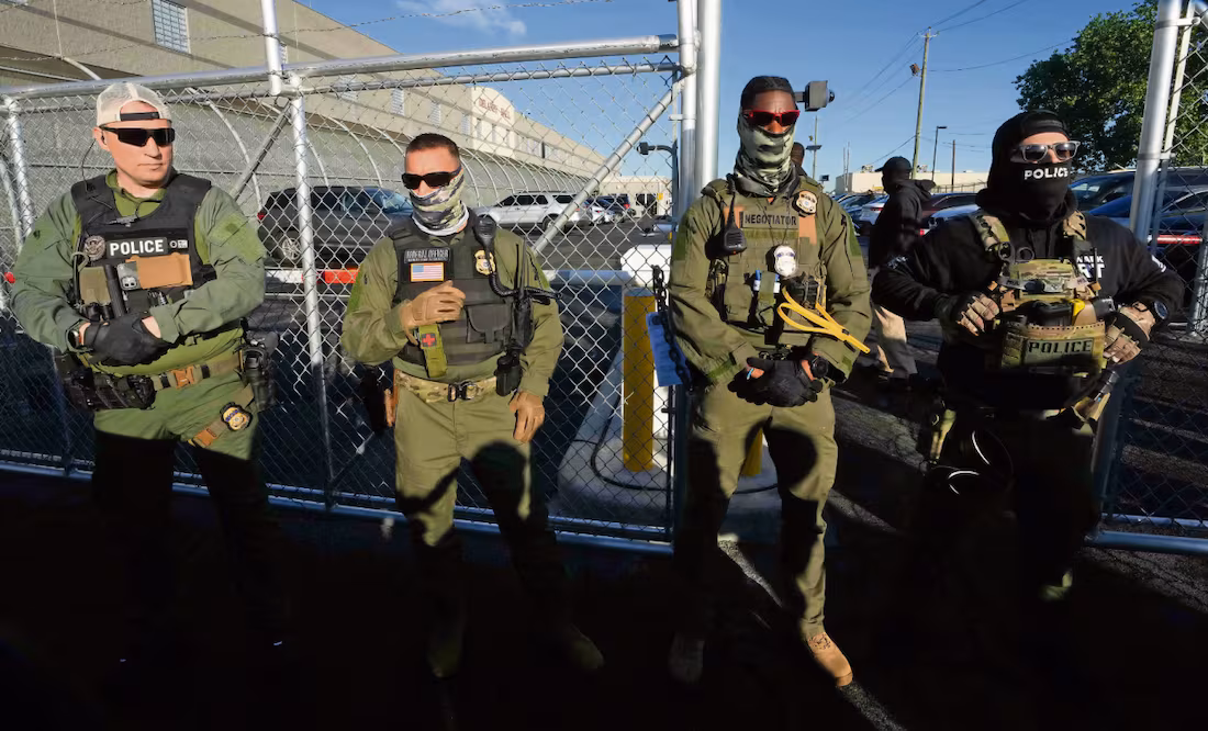 Cárteles mexicanos ofrecen hasta 50 mil dólares por matar a agentes del ICE, reporta Departamento de Seguridad de EU