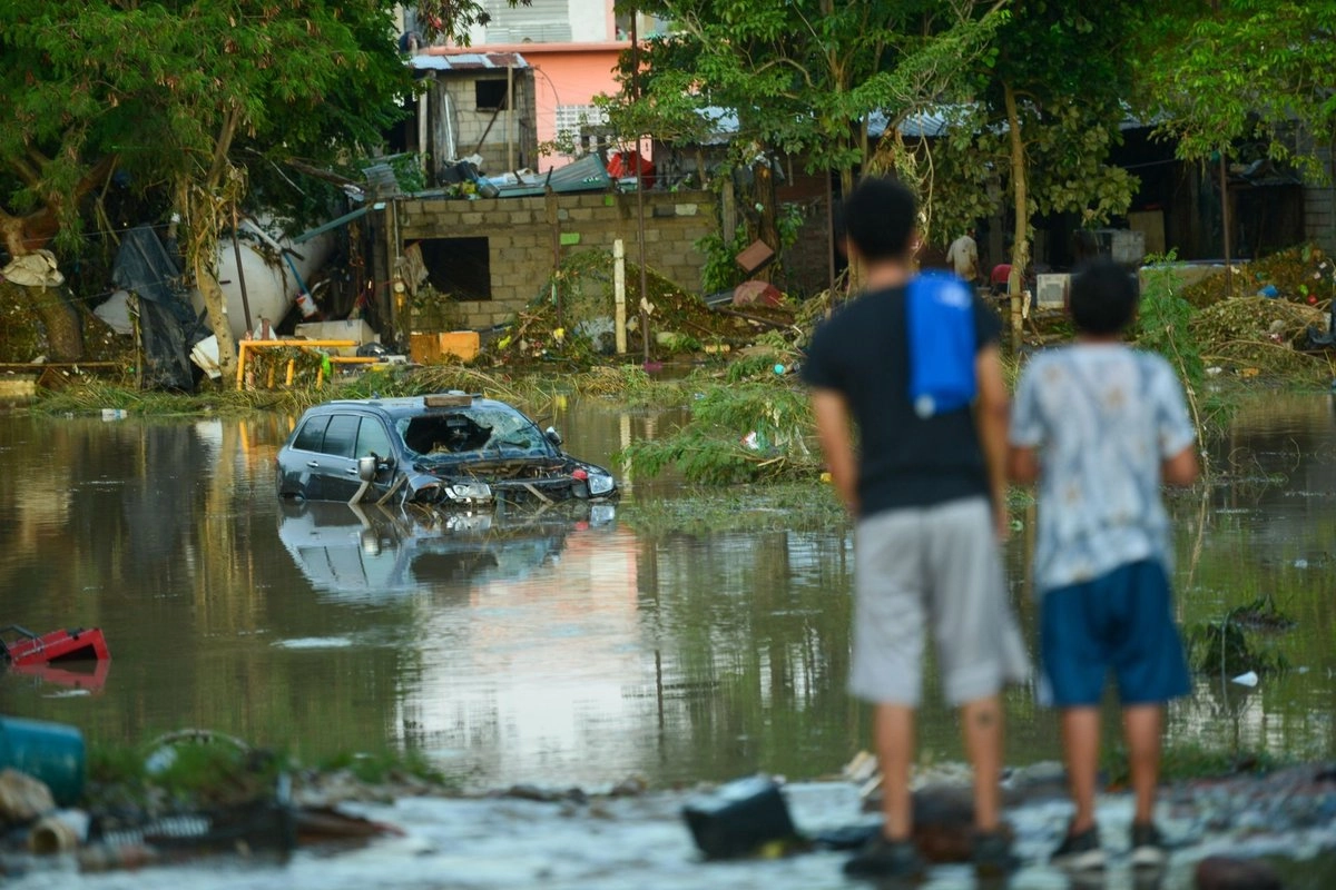 Más de 10 mil familias de Veracruz siguen sin luz tras inundaciones